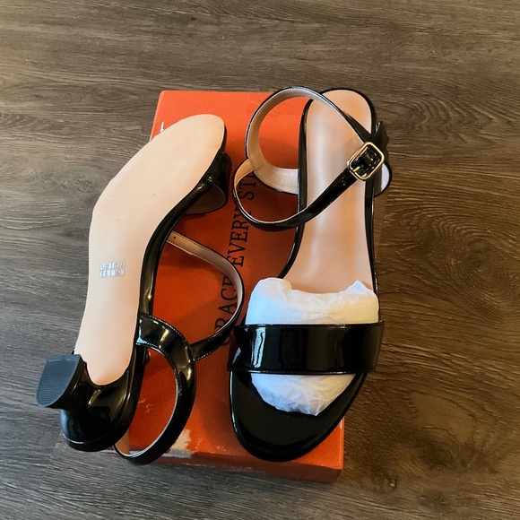 Ladies dress shoes - Picture 1 of 2